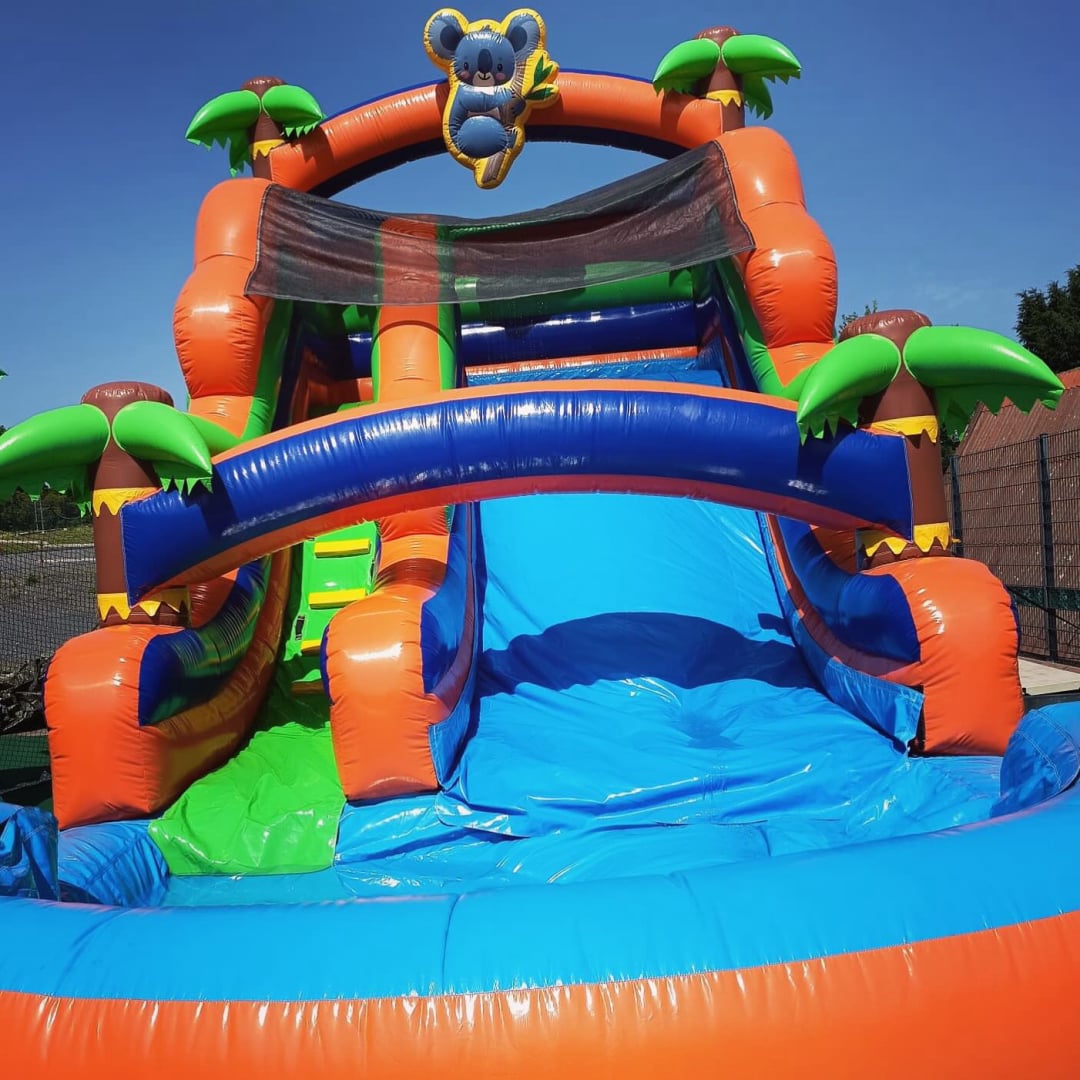 Outdoor Spielbereich Die neue Wasserrutsche